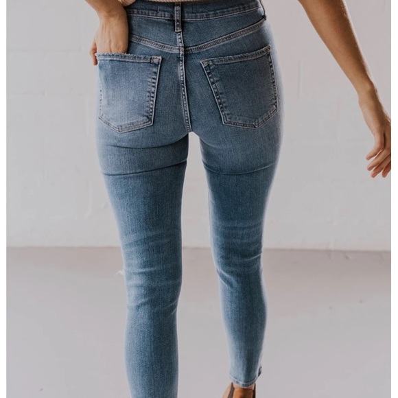 Free People Distressed Skinny Blue Jeans - Picture 1 of 6
